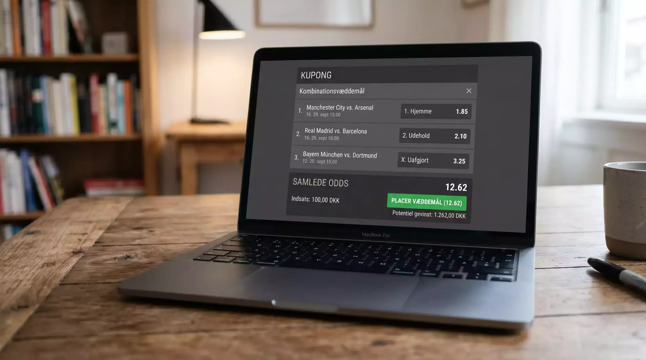 Kupon med tre sportsvalg og beregnet totalodds på digital platform